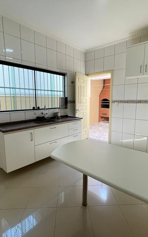Casa à venda com 160m², 3 quartos e 2 vagas Casa à venda com 160m², 3 quartos e 2 vagasCozinha