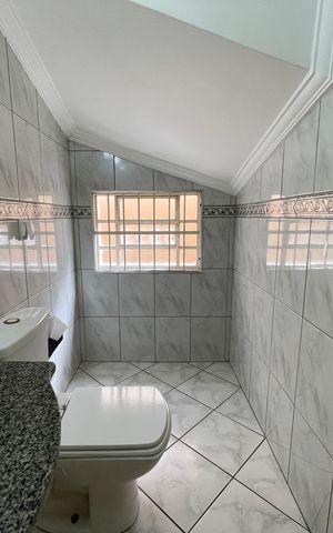 Casa à venda com 160m², 3 quartos e 2 vagas Casa à venda com 160m², 3 quartos e 2 vagasLavabo