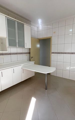 Casa à venda com 160m², 3 quartos e 2 vagas Casa à venda com 160m², 3 quartos e 2 vagasCozinha