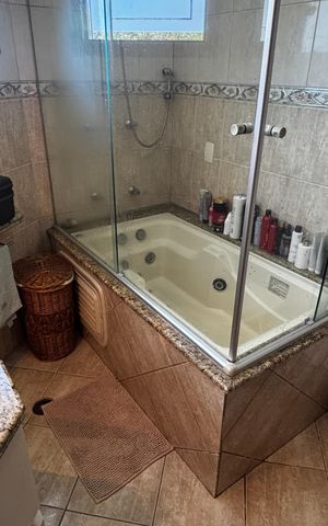 Apartamento à venda com 112m², 3 quartos e 2 vagas Apartamento à venda com 112m², 3 quartos e 2 vagasBanheiro da Suíte