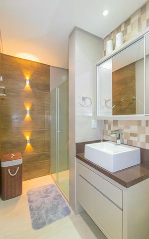 Apartamento à venda com 115m², 2 quartos e 1 vaga Apartamento à venda com 115m², 2 quartos e 1 vagaBanheiro social
