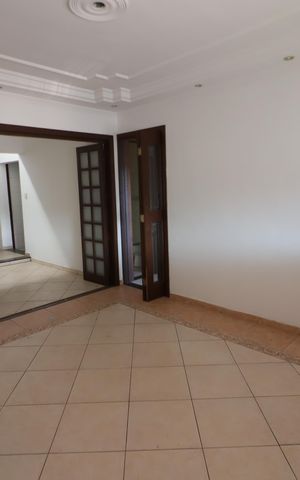 Casa à venda com 213m², 3 quartos e 2 vagasSala