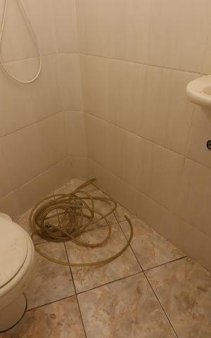 Casa à venda com 213m², 3 quartos e 2 vagasBanheiro social