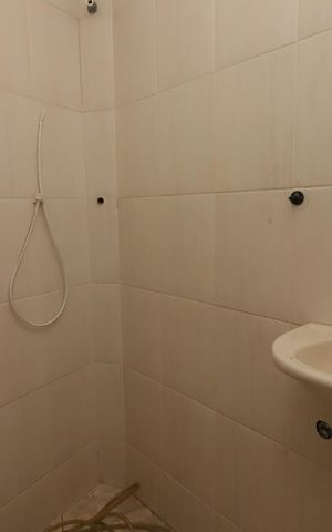 Casa à venda com 213m², 3 quartos e 2 vagasBanheiro social