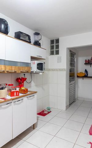 Casa à venda com 345m², 8 quartos e 3 vagasCozinha