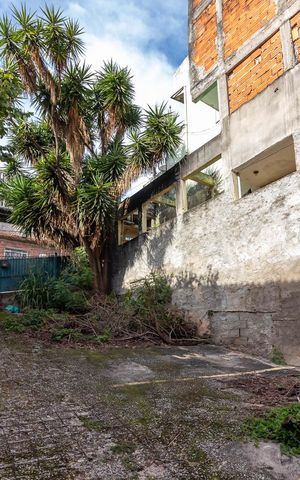 Casa à venda com 345m², 8 quartos e 3 vagasGaragem e Área Comum