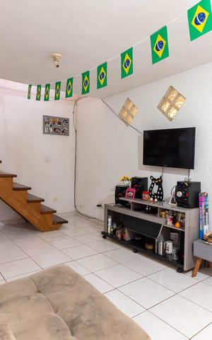 Casa à venda com 345m², 8 quartos e 3 vagasSala