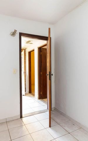 Casa à venda com 345m², 8 quartos e 3 vagasCasa 2 - Quarto 2