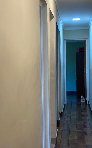 Casa à venda com 300m², 5 quartos e 2 vagasCorredor