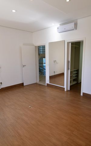 Casa de condomínio para alugar com 472m², 4 quartos e 4 vagasQuarto 4 - Suíte