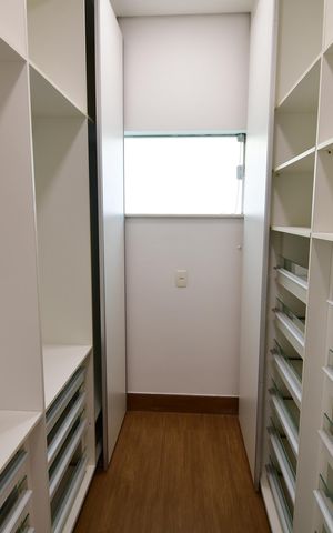 Casa de condomínio para alugar com 472m², 4 quartos e 4 vagasQuarto 4 - Suíte Closet