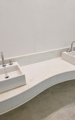 Casa de condomínio para alugar com 472m², 4 quartos e 4 vagasBanheiro Suíte