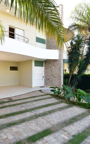 Casa de condomínio para alugar com 472m², 4 quartos e 4 vagasFachada
