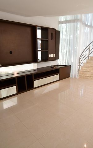 Casa de condomínio para alugar com 472m², 4 quartos e 4 vagasSala