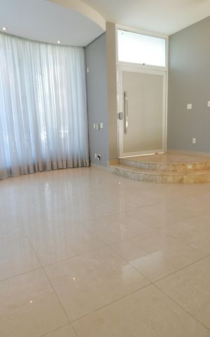 Casa de condomínio para alugar com 472m², 4 quartos e 4 vagasSala