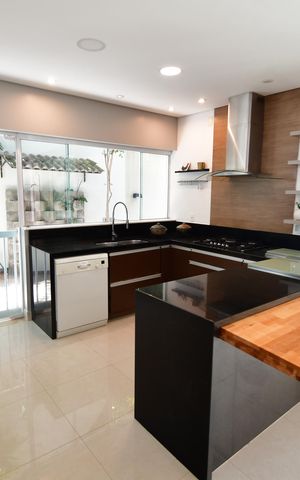 Casa de condomínio para alugar com 472m², 4 quartos e 4 vagasCozinha