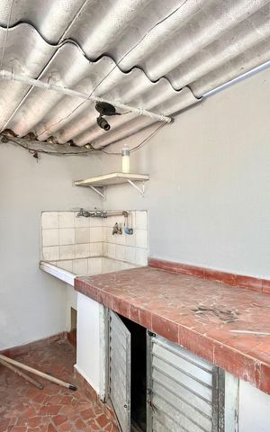 Casa à venda com 300m², 2 quartos e 3 vagas Casa à venda com 300m², 2 quartos e 3 vagasÁrea de Serviço