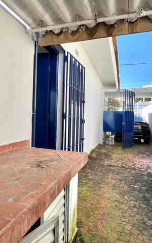Casa à venda com 300m², 2 quartos e 3 vagas Casa à venda com 300m², 2 quartos e 3 vagasÁrea de Serviço