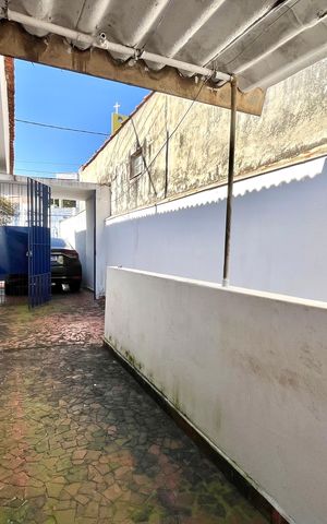 Casa à venda com 300m², 2 quartos e 3 vagas Casa à venda com 300m², 2 quartos e 3 vagasÁrea de Serviço