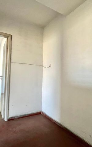 Casa à venda com 300m², 2 quartos e 3 vagas Casa à venda com 300m², 2 quartos e 3 vagasEdícula