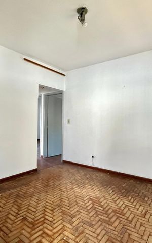 Casa à venda com 300m², 2 quartos e 3 vagas Casa à venda com 300m², 2 quartos e 3 vagasSala