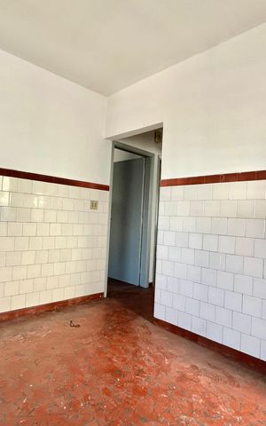 Casa à venda com 300m², 2 quartos e 3 vagas Casa à venda com 300m², 2 quartos e 3 vagasCozinha