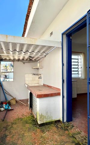 Casa à venda com 300m², 2 quartos e 3 vagas Casa à venda com 300m², 2 quartos e 3 vagasÁrea de Serviço
