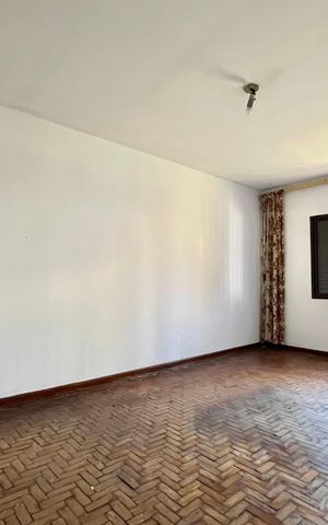 Casa à venda com 300m², 2 quartos e 3 vagas Casa à venda com 300m², 2 quartos e 3 vagasQuarto 1