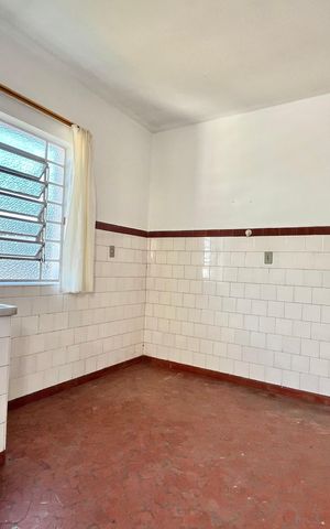 Casa à venda com 300m², 2 quartos e 3 vagas Casa à venda com 300m², 2 quartos e 3 vagasCozinha