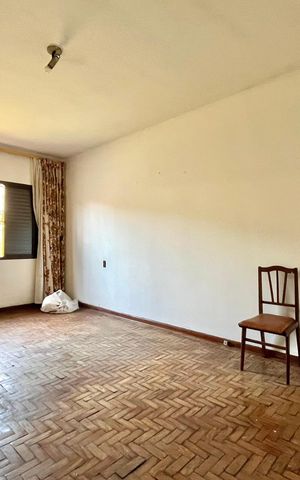 Casa à venda com 300m², 2 quartos e 3 vagas Casa à venda com 300m², 2 quartos e 3 vagasQuarto 1