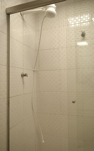 Apartamento para alugar com 70m², 2 quartos e 2 vagasBanheiro