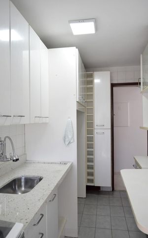 Apartamento para alugar com 70m², 2 quartos e 2 vagasCozinha