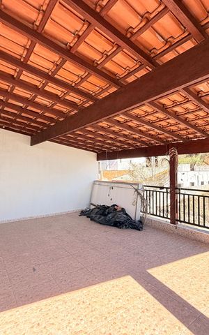 Casa para alugar com 403m², 5 quartos e 3 vagasSuíte 2 - Varanda