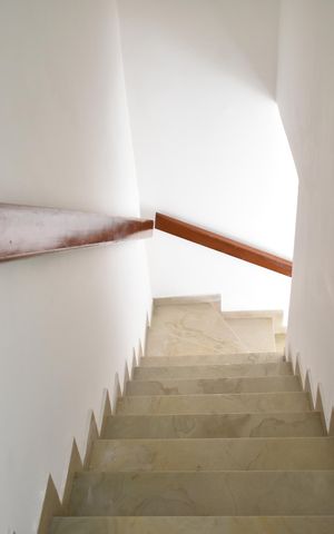 Casa para alugar com 160m², 3 quartos e 1 vagaEscada