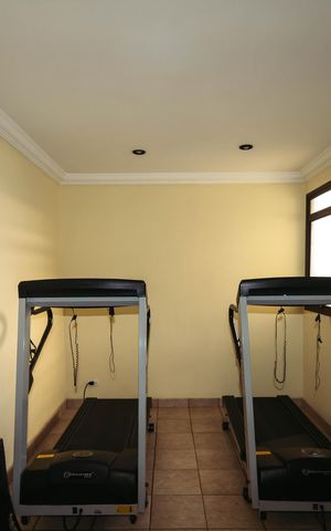 Apartamento à venda com 106m², 3 quartos e 2 vagasÁrea comum - esteiras