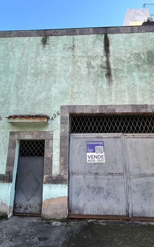 Casa à venda com 500m², 2 quartos e 1 vagaFachada