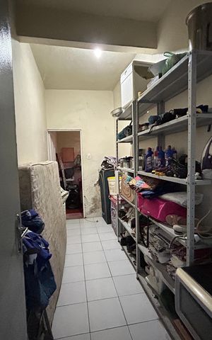 Casa à venda com 500m², 2 quartos e 1 vagaQuarto de Serviço