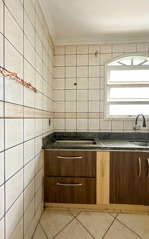Casa para alugar com 200m², 3 quartos e 2 vagasCozinha