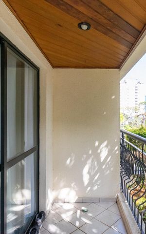 Apartamento à venda com 83m², 3 quartos e 2 vagas Apartamento à venda com 83m², 3 quartos e 2 vagasVaranda