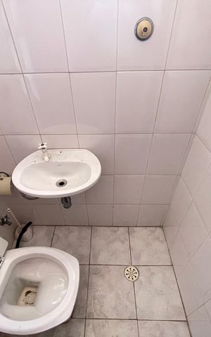 Casa à venda com 85m², 4 quartos e 5 vagasBanheiro 3