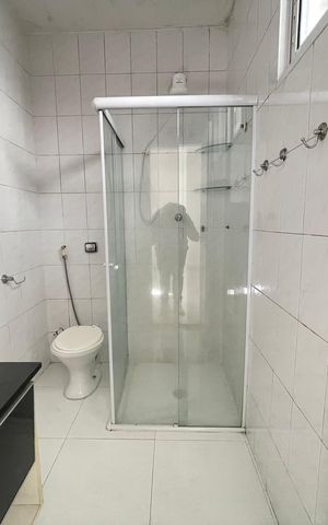 Casa à venda com 85m², 4 quartos e 5 vagasBanheiro 1