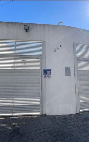 Casa à venda com 85m², 4 quartos e 5 vagasFachada com Plaquinha SMNC-1068