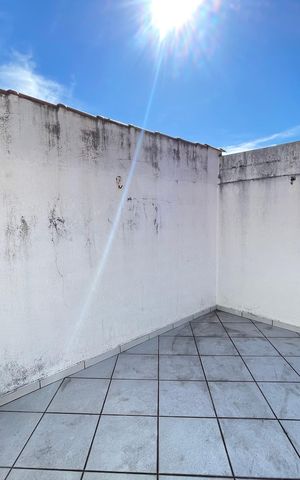 Casa à venda com 85m², 4 quartos e 5 vagasVaranda