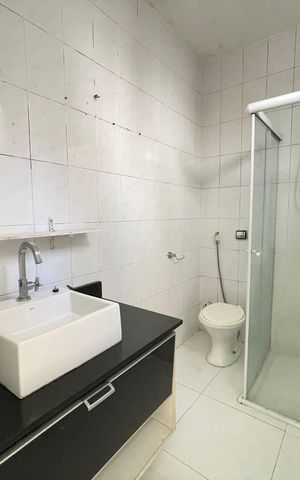 Casa à venda com 85m², 4 quartos e 5 vagasBanheiro 1