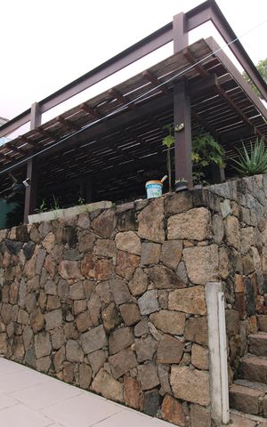 Casa de condomínio à venda com 215m², 4 quartos e 2 vagasQuintal
