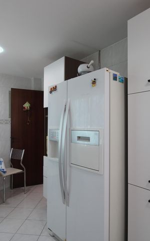 Casa de condomínio à venda com 215m², 4 quartos e 2 vagasCozinha