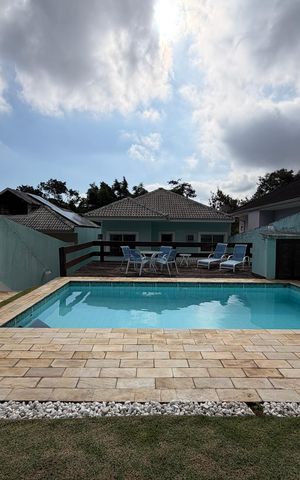 Casa de condomínio à venda com 215m², 4 quartos e 2 vagas Casa de condomínio à venda com 215m², 4 quartos e 2 vagasQuintal - Piscina