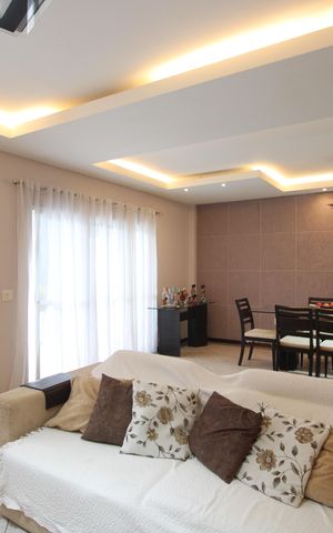Casa de condomínio à venda com 215m², 4 quartos e 2 vagasSala