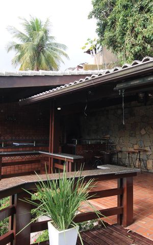 Casa de condomínio à venda com 215m², 4 quartos e 2 vagasQuintal - Churrasqueira