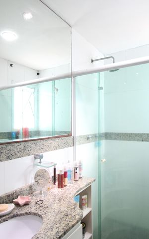 Casa de condomínio à venda com 215m², 4 quartos e 2 vagasBanheiro social